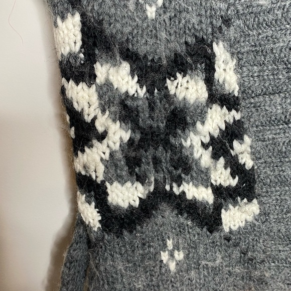 Mossimo Sweater Vest Size M Black Grey Wool Y2K Tribal Western Cozy Layer Boho - Picture 6 of 16